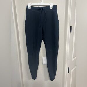 Lululemon men’s navy jogger pants